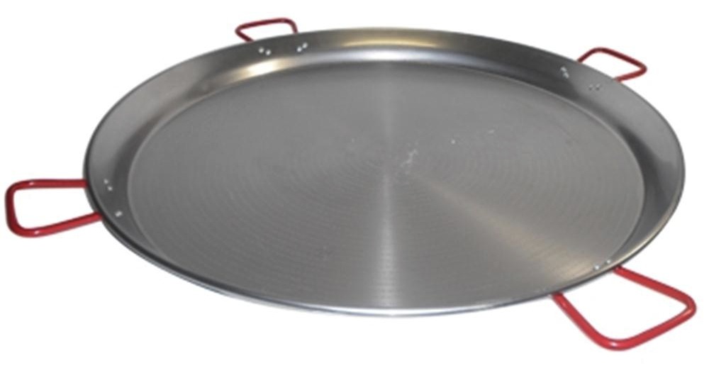 Une grande poêle à paella à quatre anses