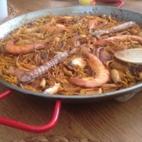 Fideua with prawns and slipper lobsters